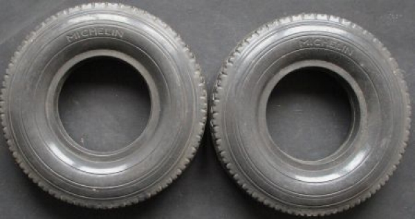 Michelin Modelcartires with treat 1960 four pieces plastic (2640)